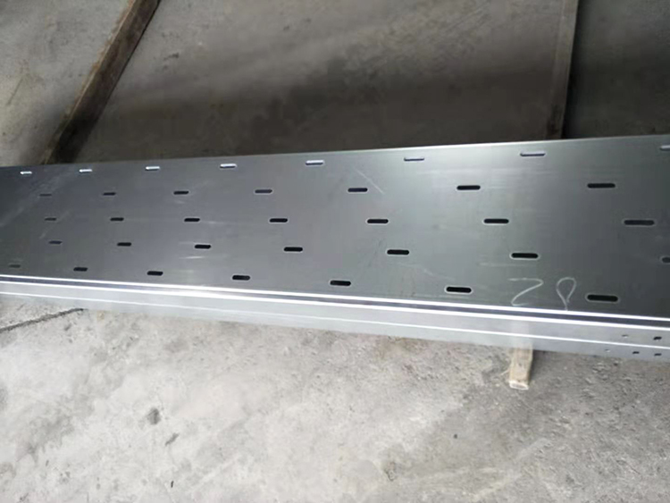 托盤線槽橋架生產(chǎn)過(guò)程中確定質(zhì)量和精度